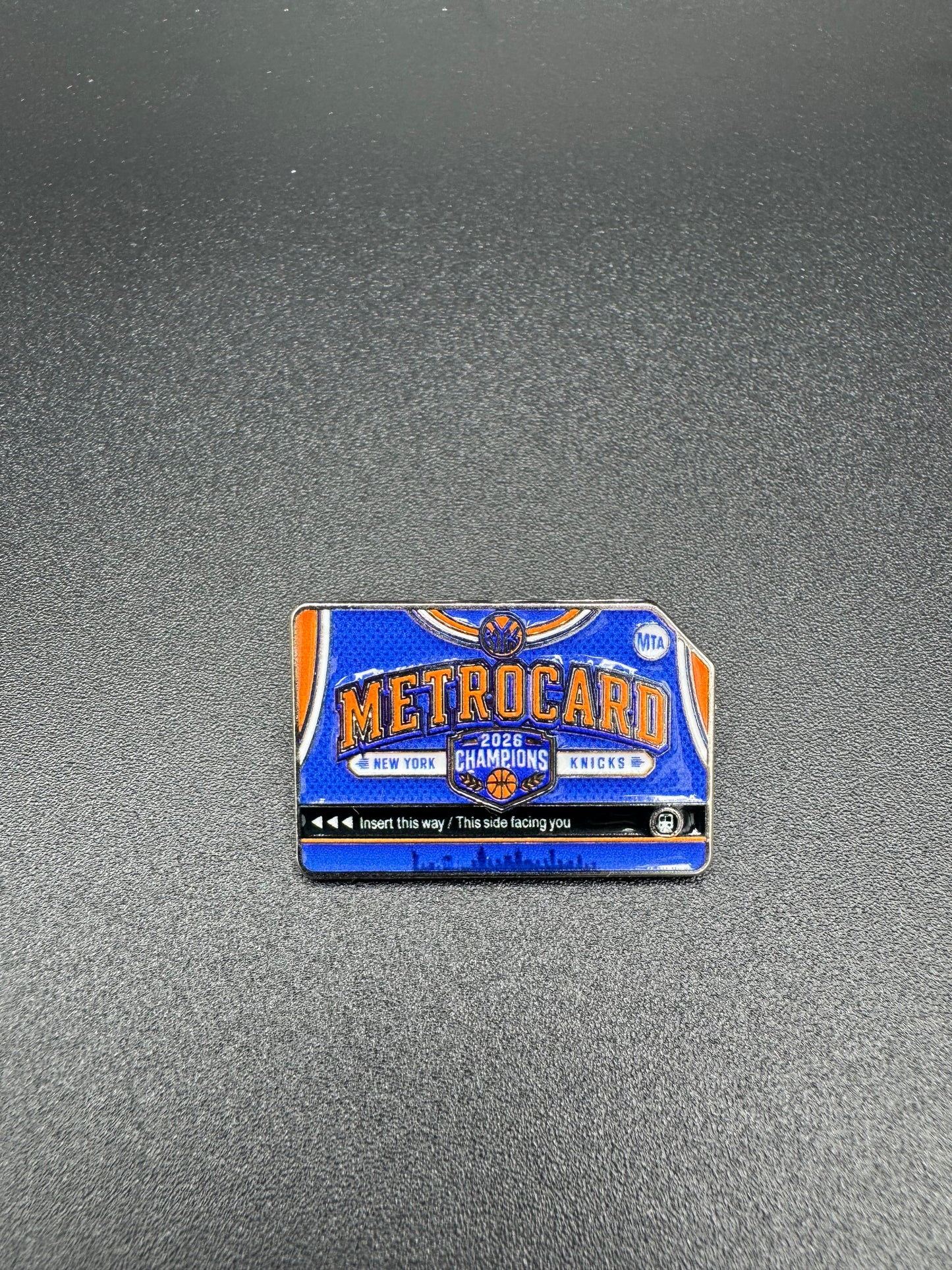Knicks Metro Pin