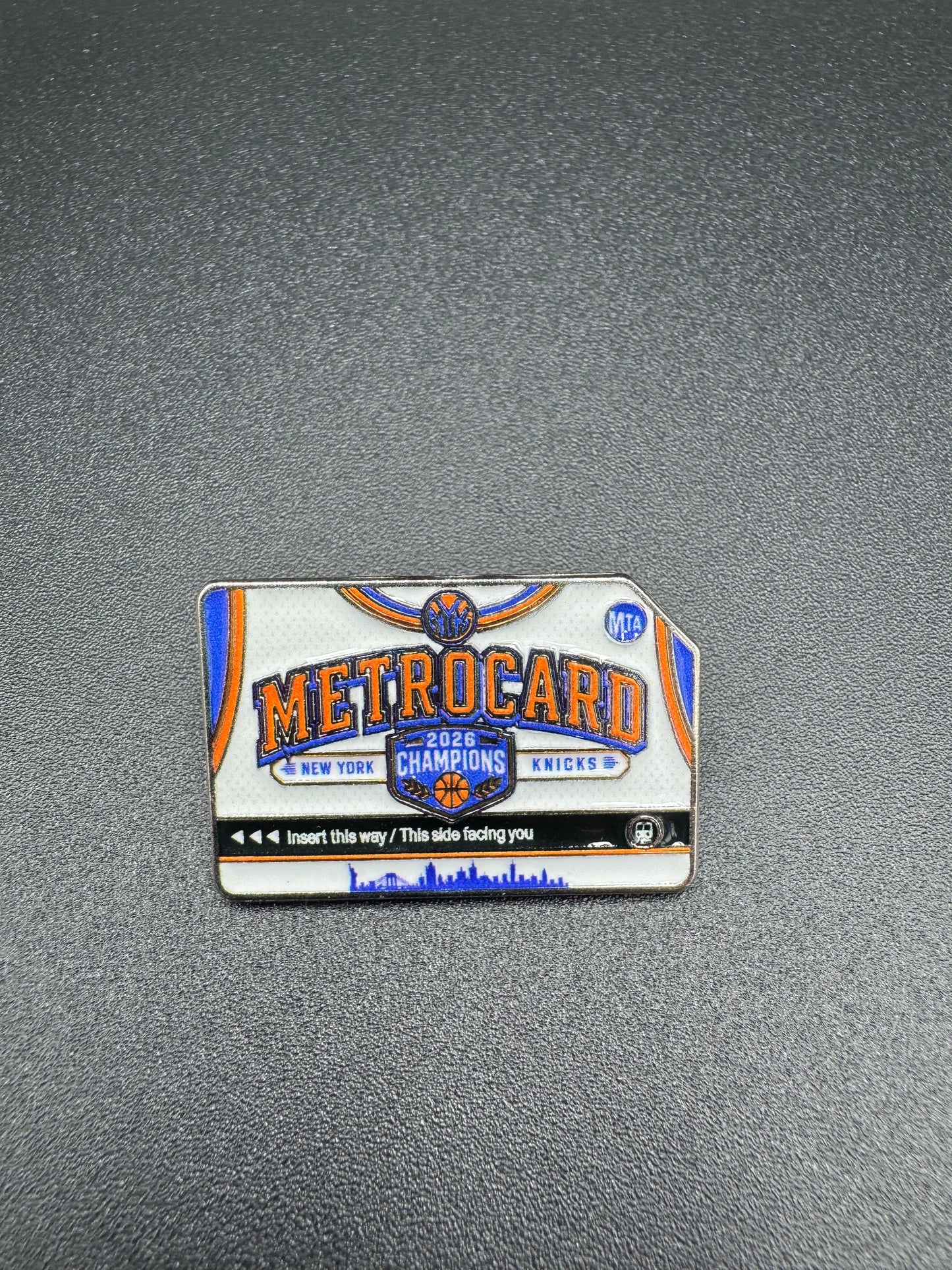 Knicks Metro Pin