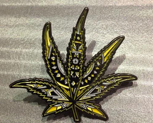 Trippy Mandala Leaves v2