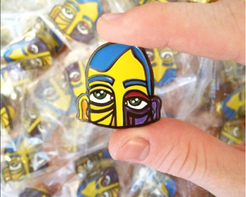 Peeking Face Pin